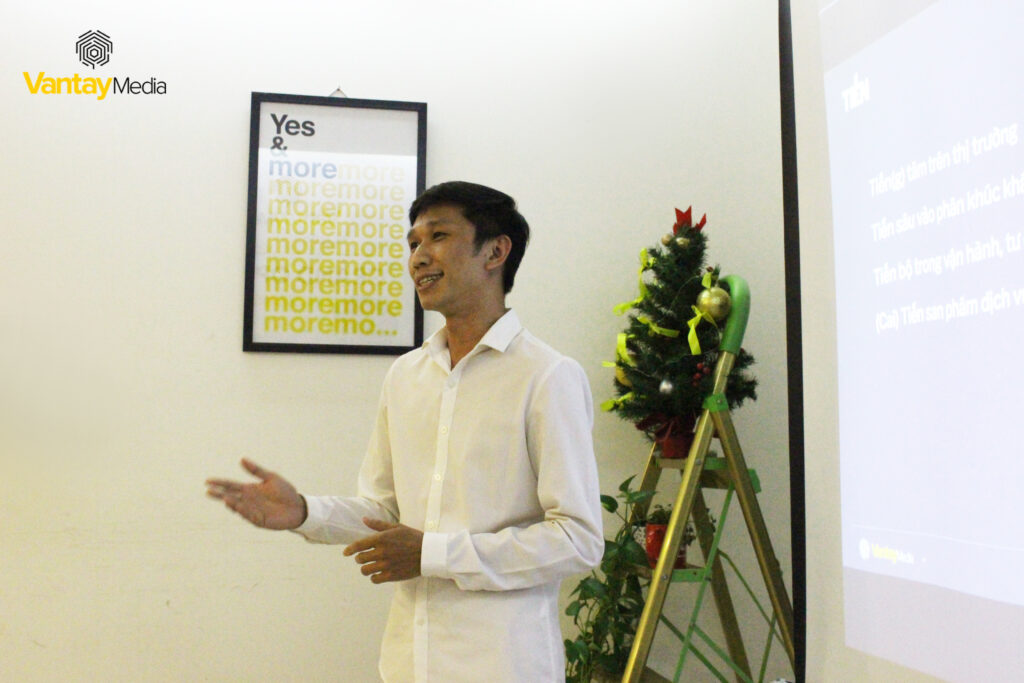 van tay media new year party - 3