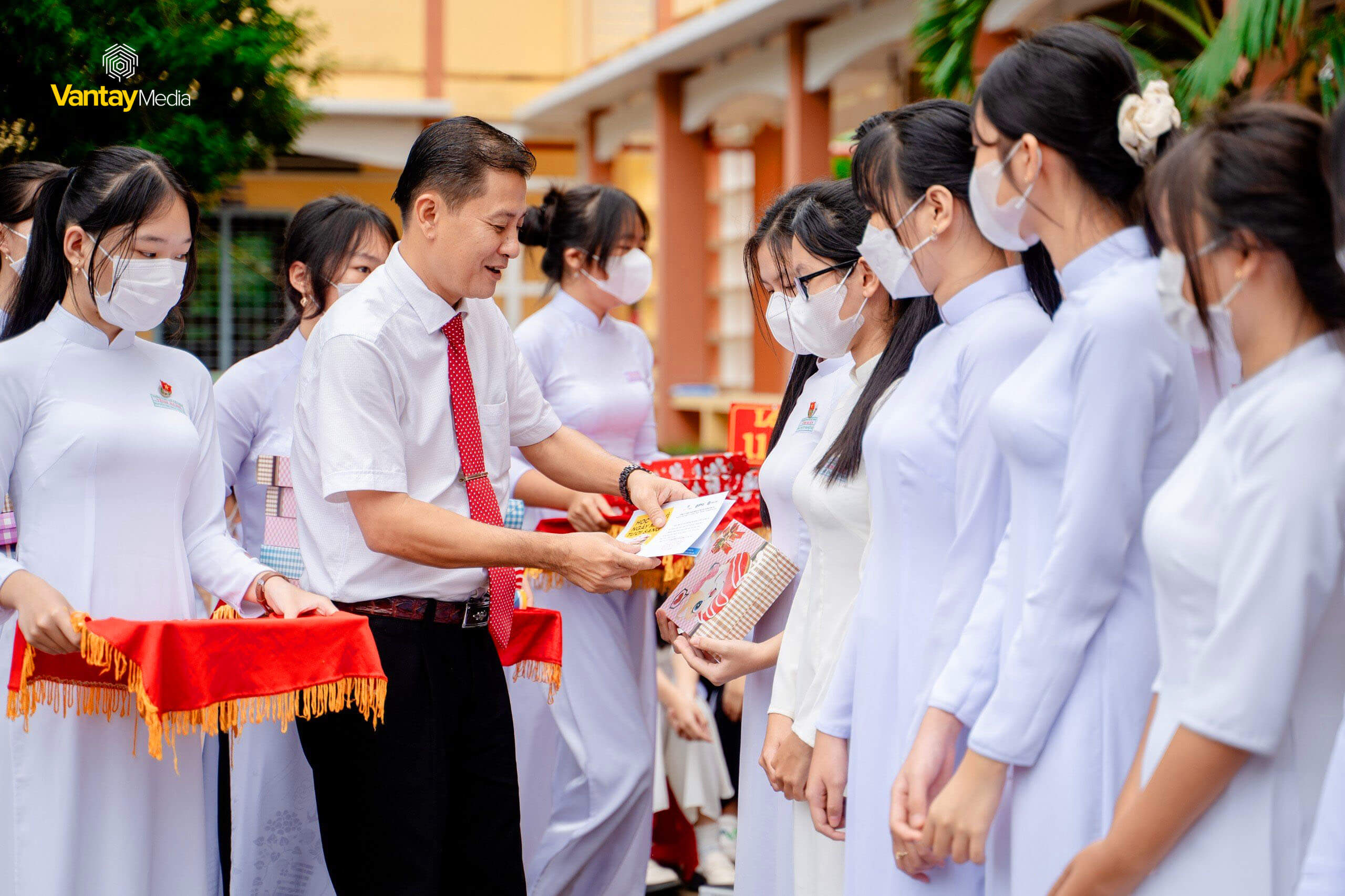 CRS van tay media vinh long
