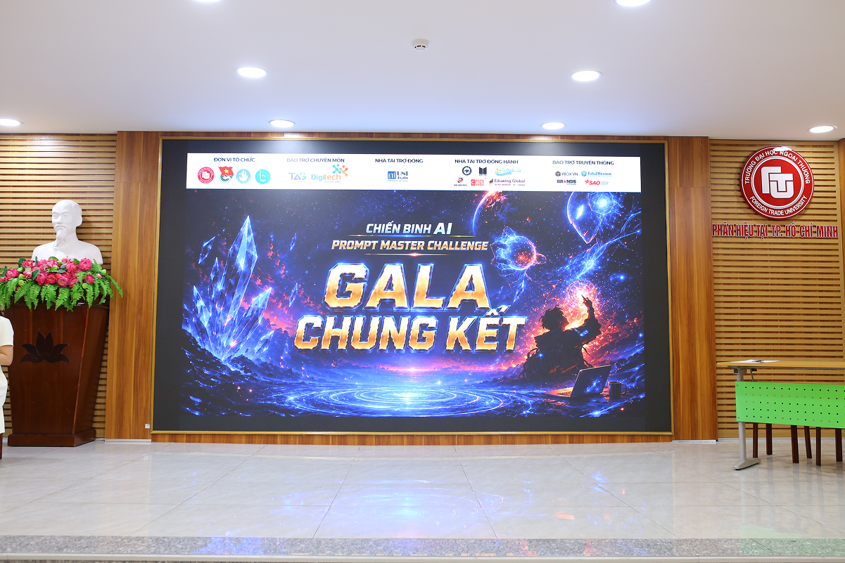 Khung cảnh chung kết cuộc thi PROMPT MASTER CHALLENGE 2026